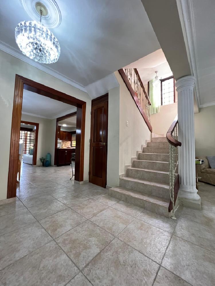 Casa Amueblada en Alquiler en Altos de Arroyo Hondo III