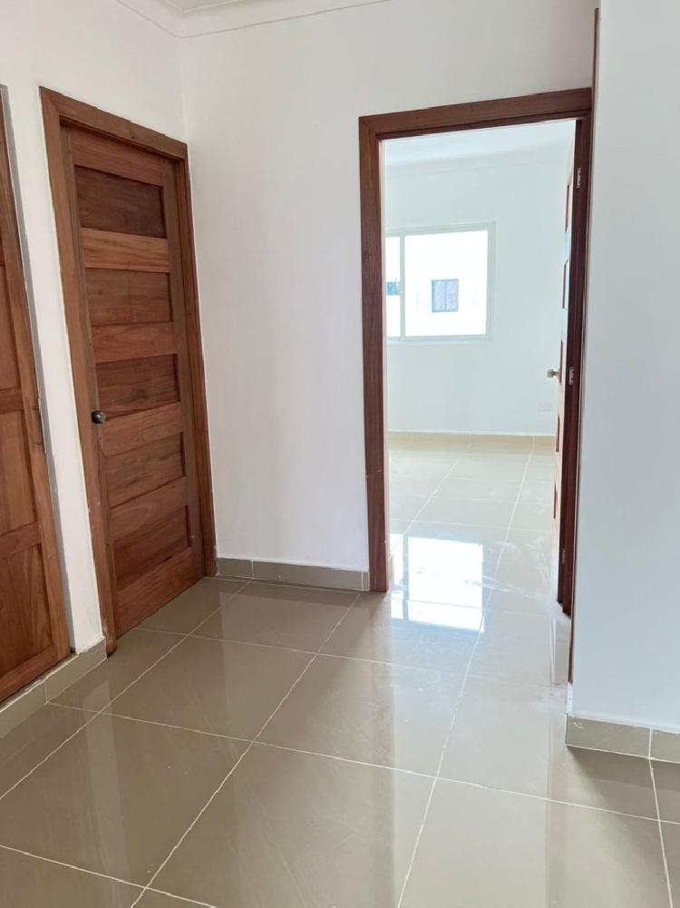 Apartamento en Venta de 3 Hab. Santo Domingo Este.