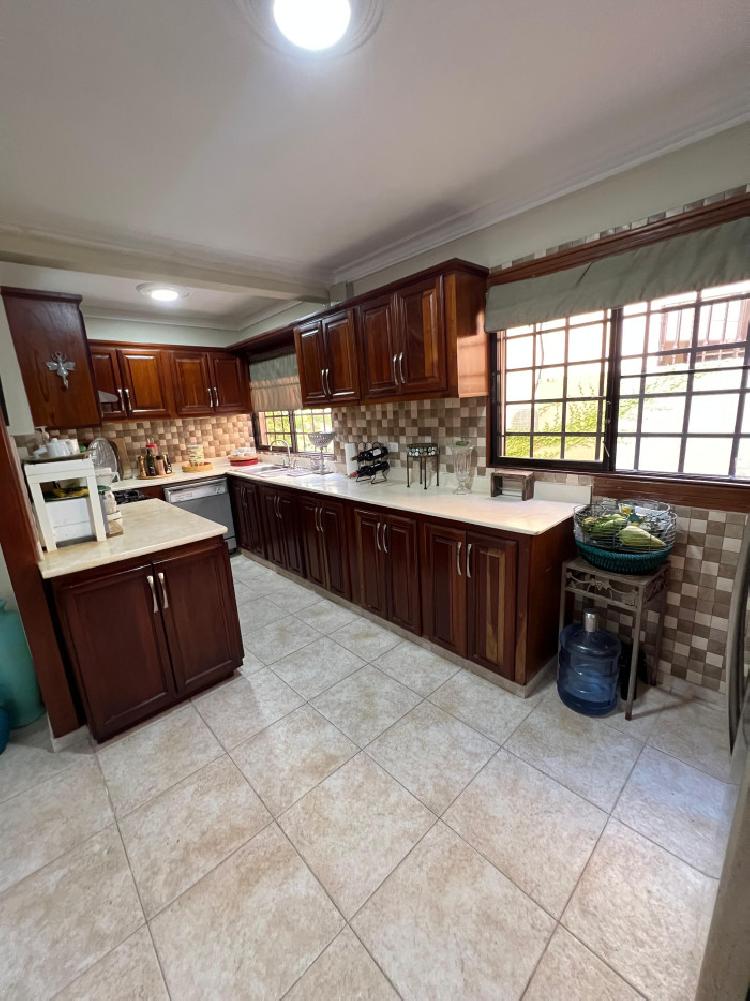 Casa Amueblada en Alquiler en Altos de Arroyo Hondo III