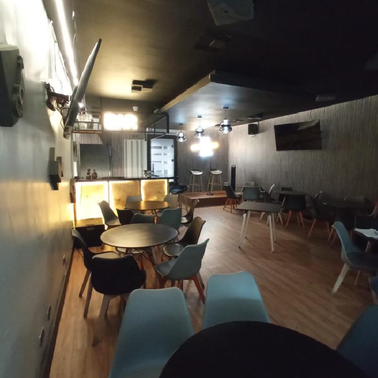 Punto Comercial en Venta, Bar Karaoke en Naco