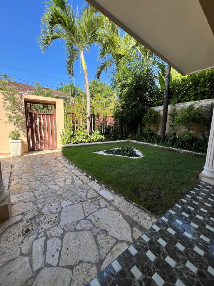 Casa Amueblada en Alquiler en Altos de Arroyo Hondo III