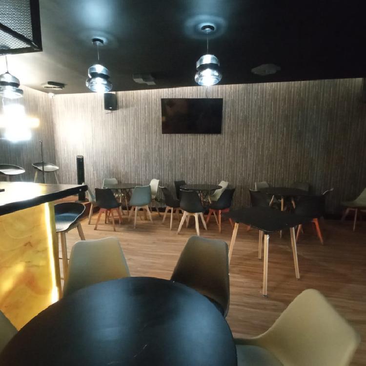 Punto Comercial en Venta, Bar Karaoke en Naco