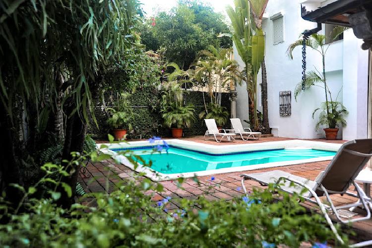 hotel en venta amueblado en la zona universitaria