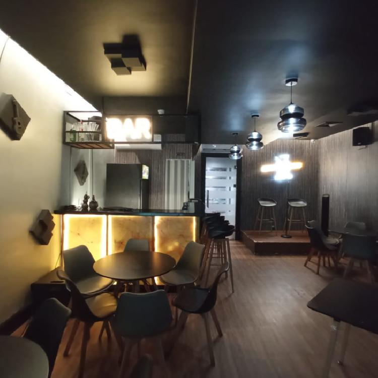 Punto Comercial en Venta, Bar Karaoke en Naco