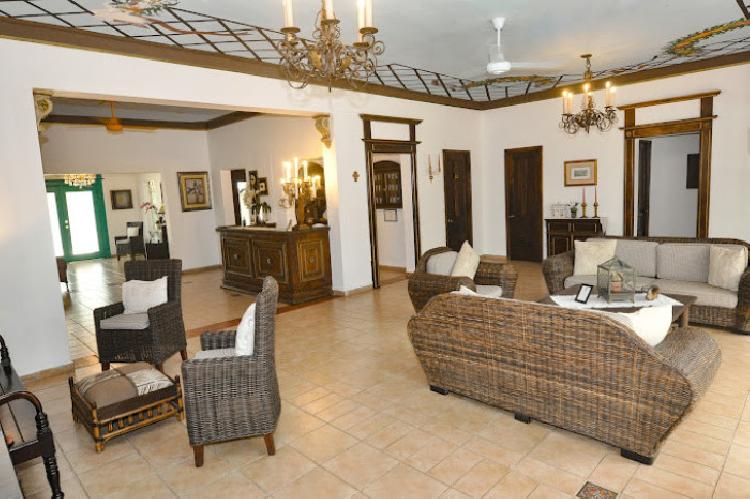 hotel en venta amueblado en la zona universitaria