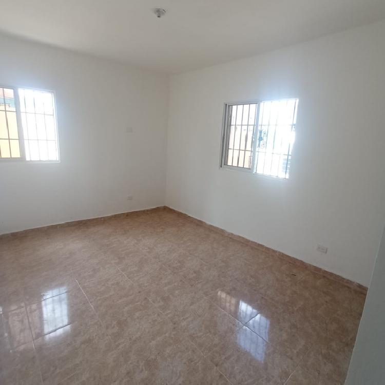 Apartamento en Alquiler en Residencial Regina S D Este