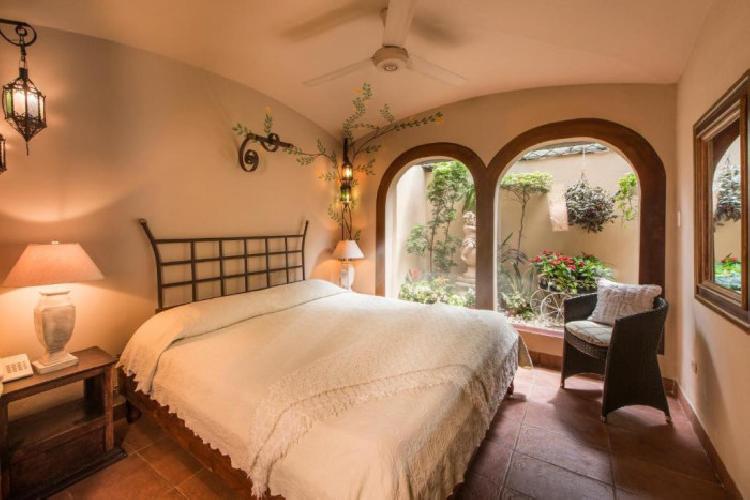 hotel en venta amueblado en la zona universitaria