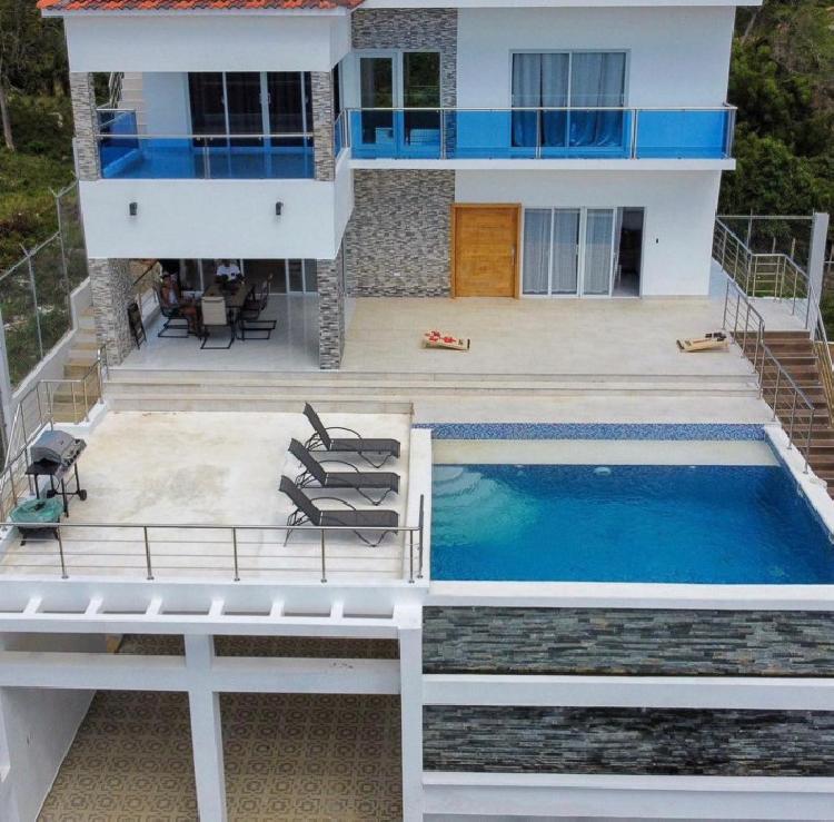 Villa en venta en Rio San Juan a 3 min de la playa