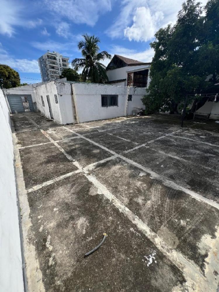 Casa comercial en Alquiler en El Millon