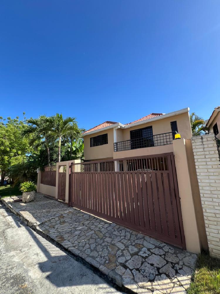 Casa Amueblada en Alquiler en Altos de Arroyo Hondo III