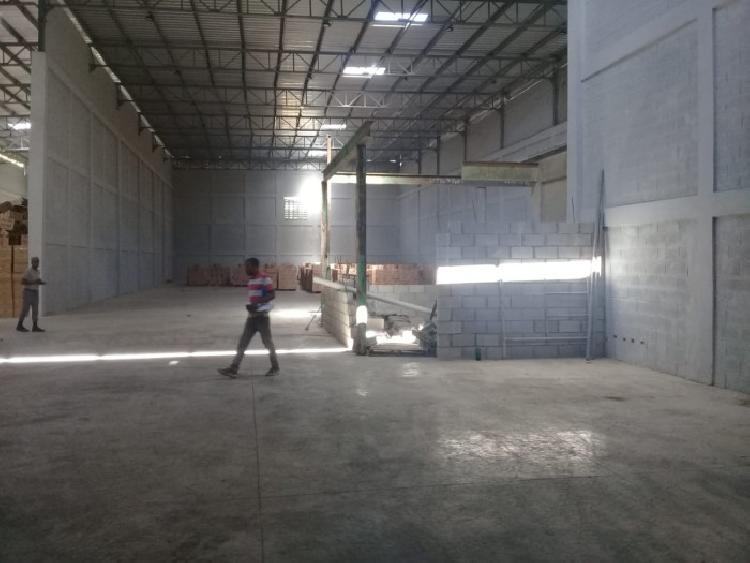 Rento Nave En La Prolongación 27 De Febrero manoguayabo