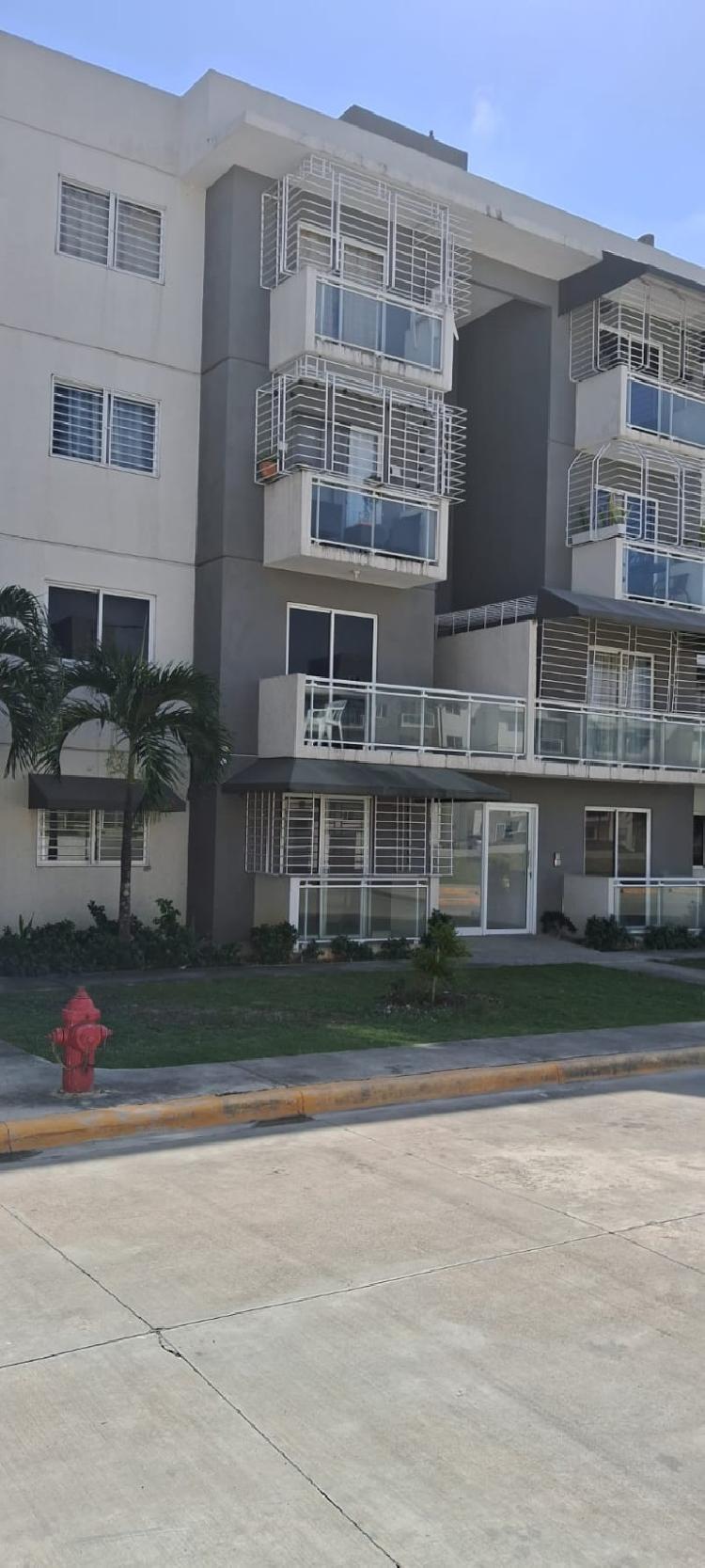 Apartamento en venta de 3 habitaciones en Las Americas