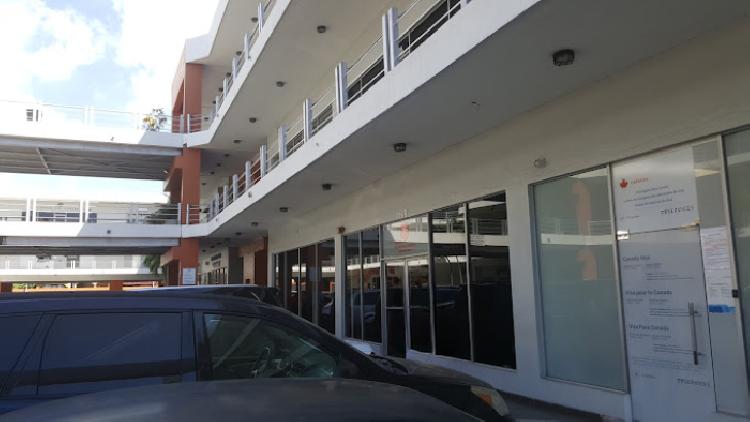 Local comercial en venta en Plaza metropolitana Naco