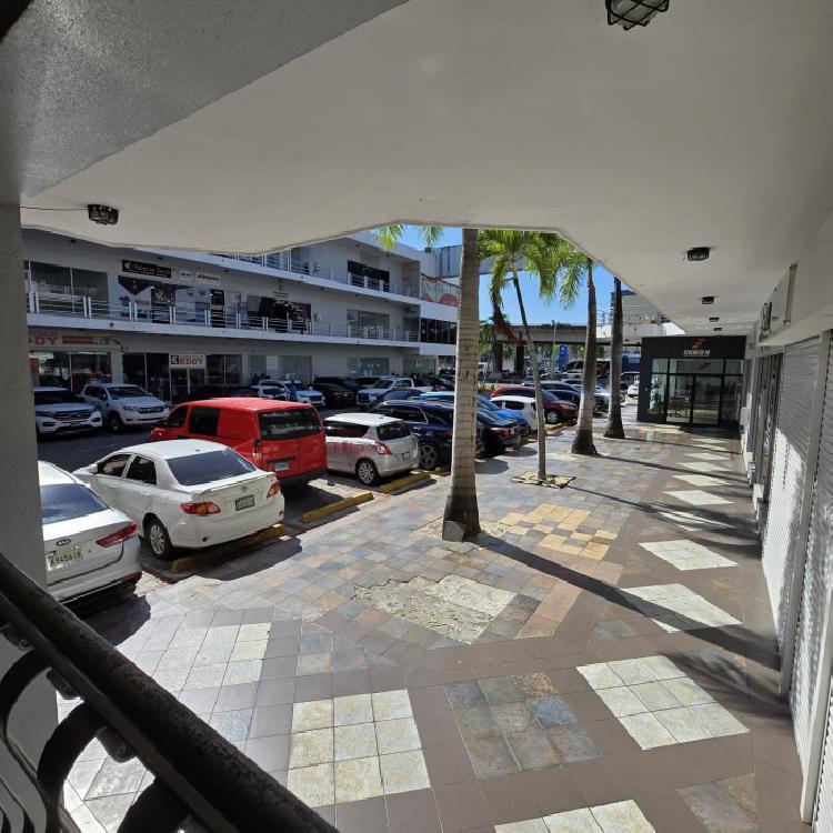 Local comercial en venta en Plaza metropolitana Naco