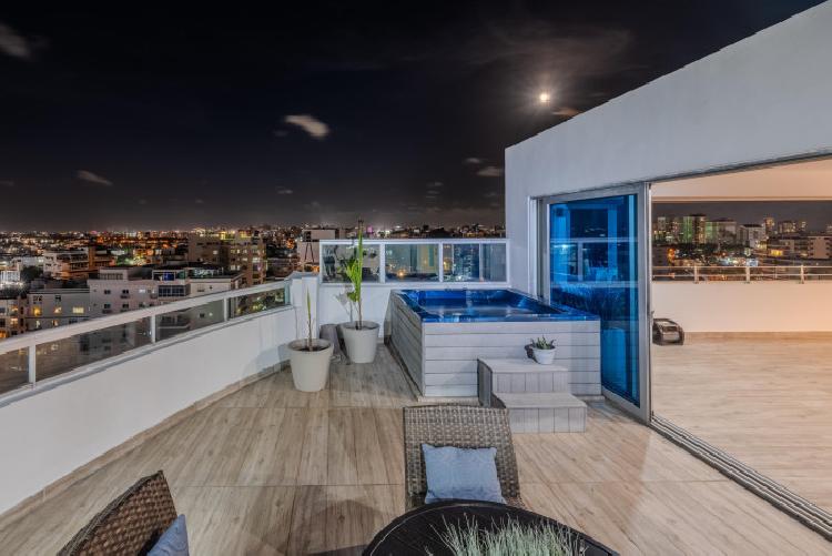 Venta de Pent-house  Amueblado en Urb. Renacimiento