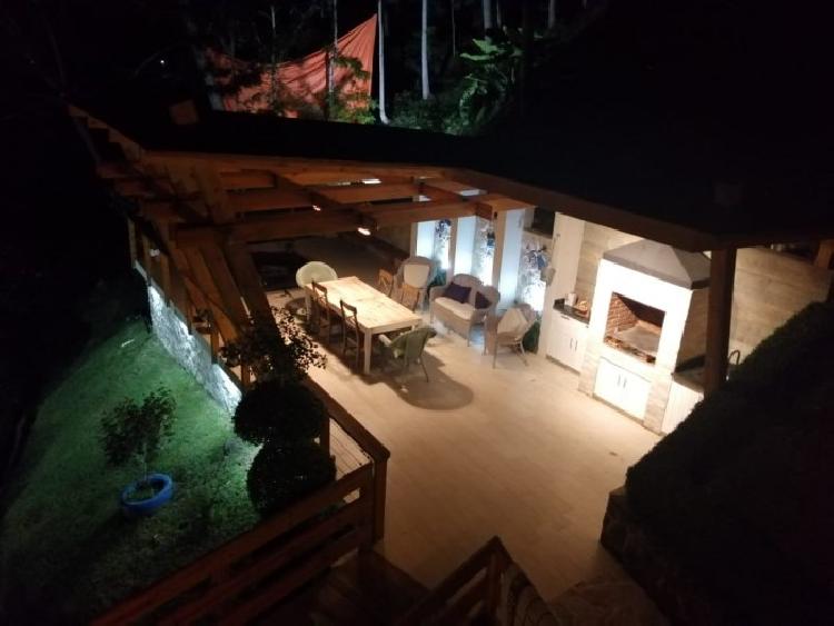 Villa hermosa en alquiler en Jarabacoa 