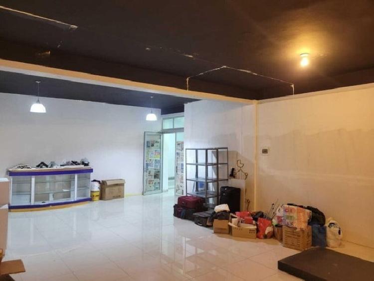  local comercial 1er nivel ubicado en el Millón 
