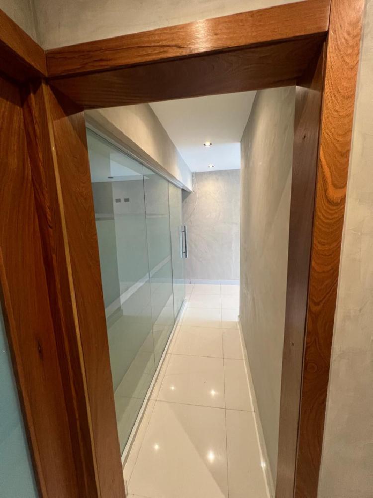 Renta Local Comercial Primer Nivel Miraflores.