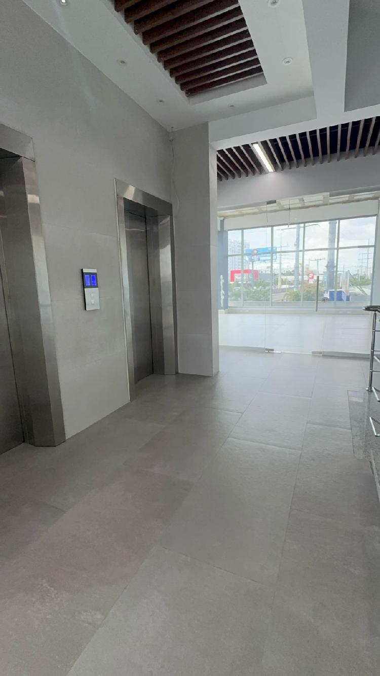 Local en alquilar 75mts en plaza Urbanización Italia