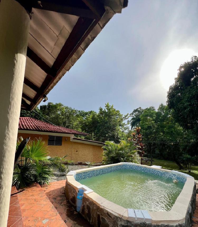 Venta de villa en Monte Plata estilo Campestre 4 hab.