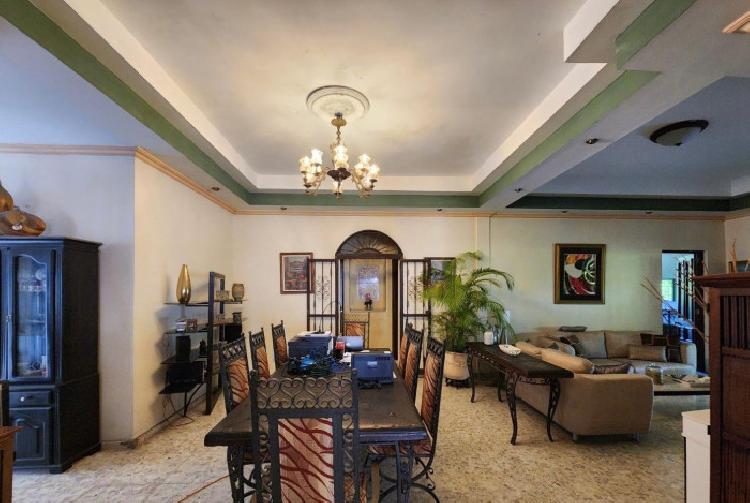 En Venta Hermosa Casa Colonial en Gazcue