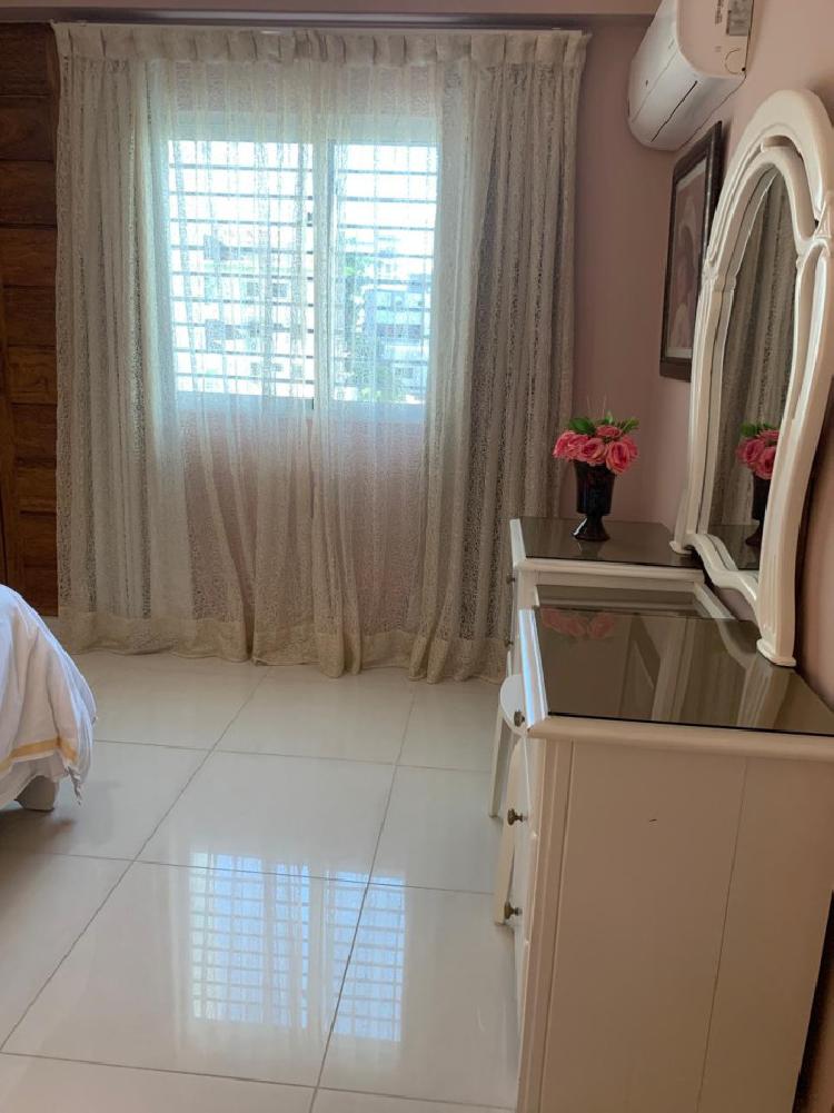  Apartamento Amueblado en Alquiler en Evaristo Morales