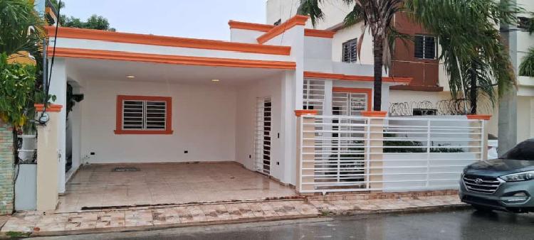 Hermosa Casa en La Romana de Oportunidad en Venta