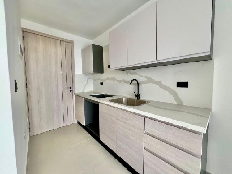 Apartamento  en Evaristo Morales para  inversión ideal