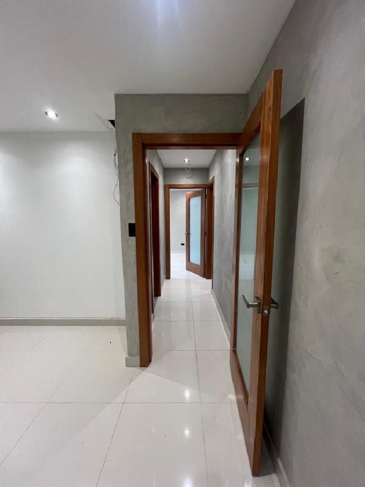 Renta Local Comercial Primer Nivel Miraflores.