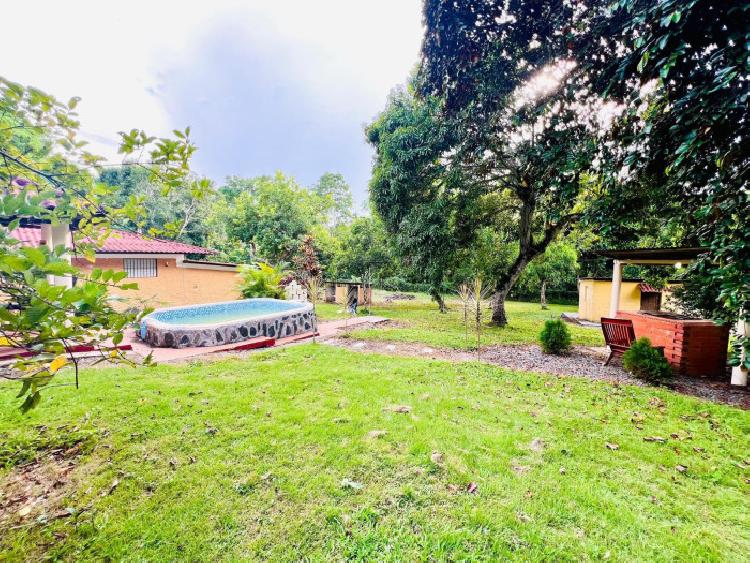 Venta de villa en Monte Plata estilo Campestre 4 hab.