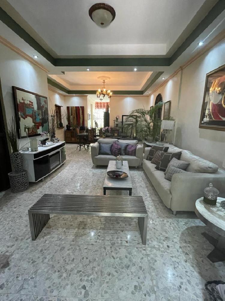 En Venta Hermosa Casa Colonial en Gazcue