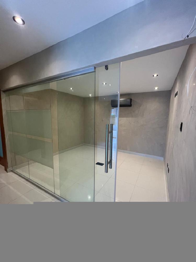 Renta Local Comercial Primer Nivel Miraflores.