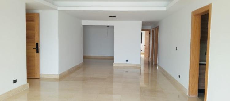 Apartamento en renta de 3 Habs. Piso Alto en Naco