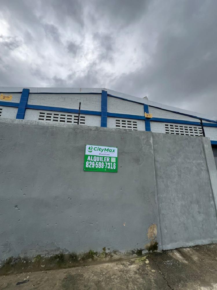 Se Alquila Nave Industrial, Villa Aura