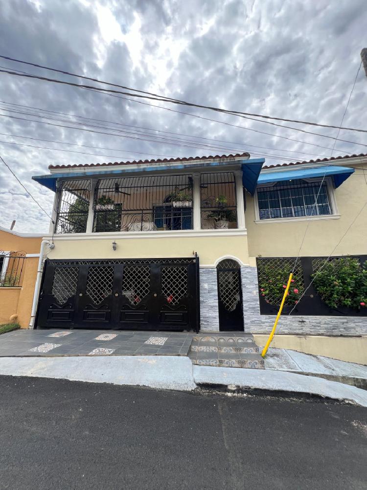 Casa en Alquiler en Colinas de los Ríos, Santo Domingo