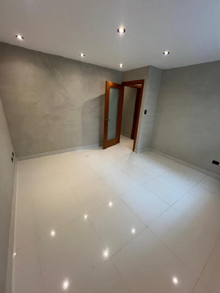 Renta Local Comercial Primer Nivel Miraflores.