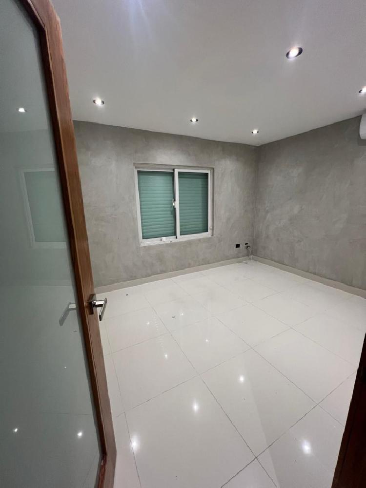 Renta Local Comercial Primer Nivel Miraflores.
