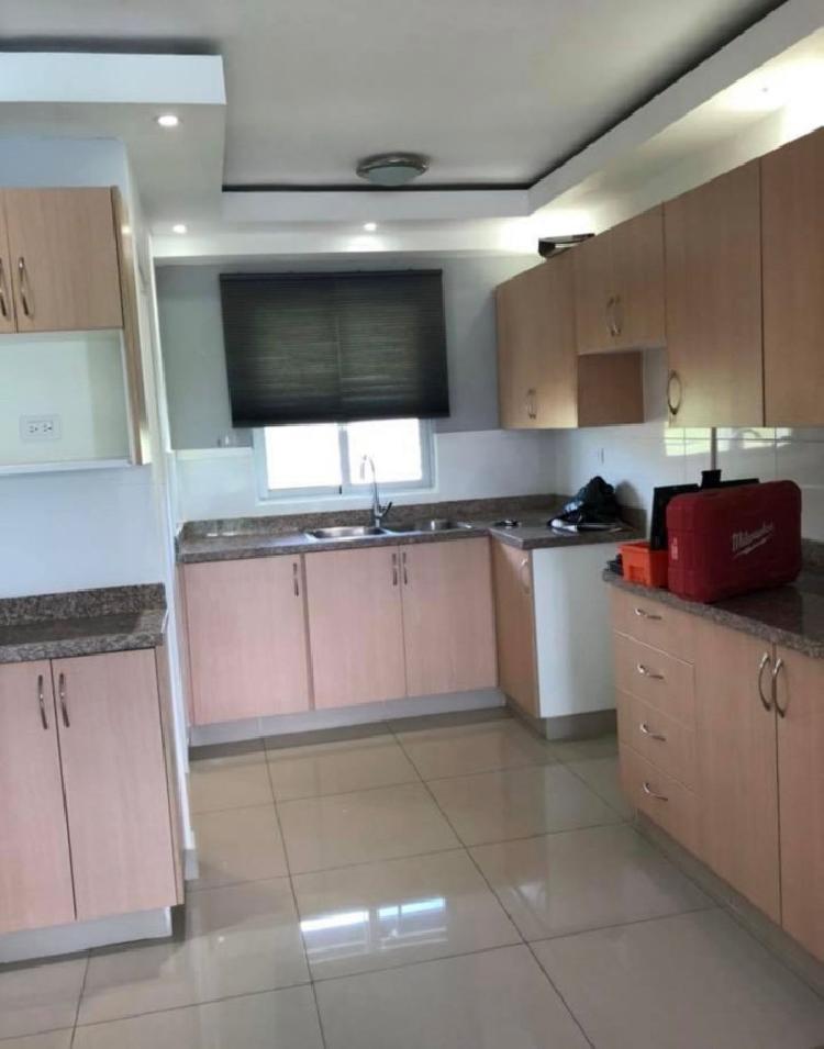 Venta de Acogedor Apartamento en la Jacobo Majluta.