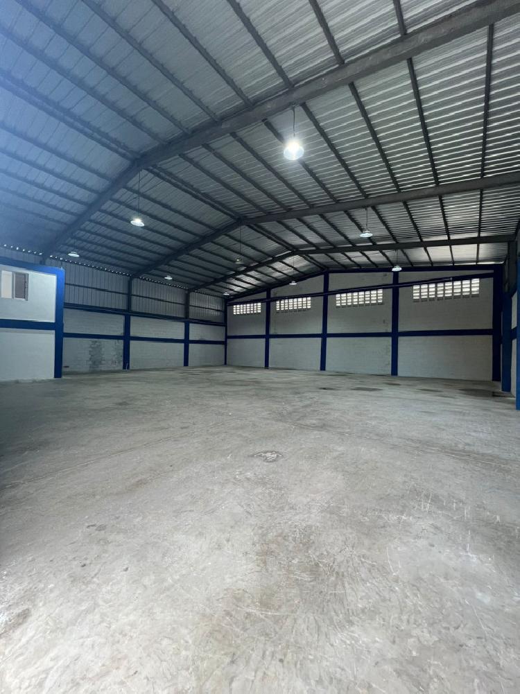 Se Alquila Nave Industrial, Villa Aura