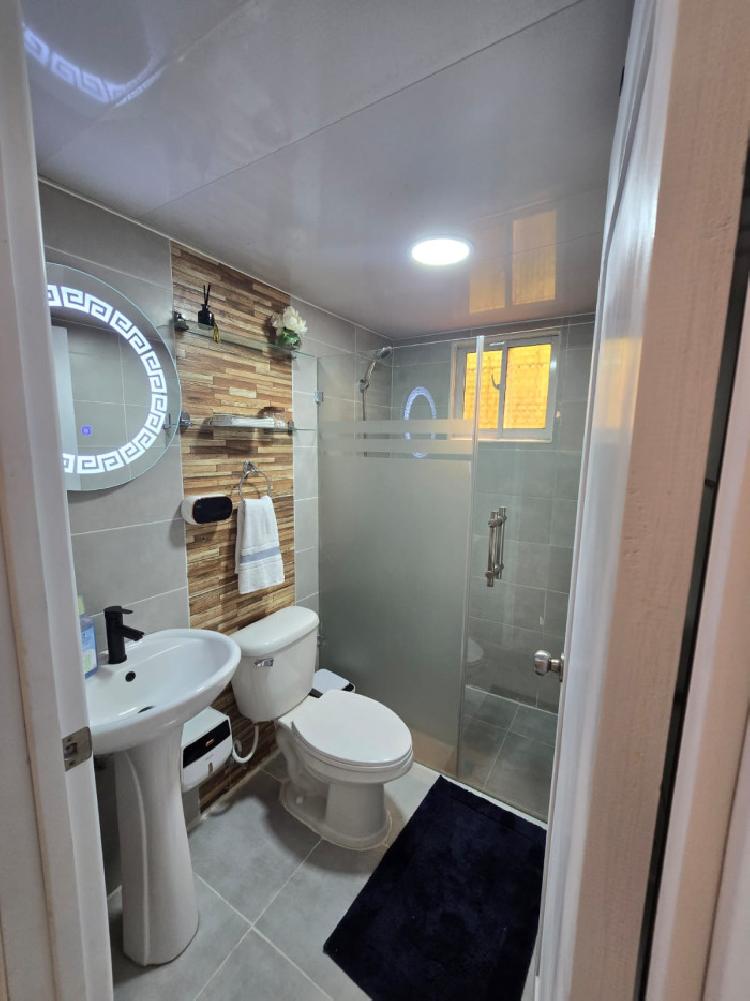Hermoso apartamento en un 1er piso, en La Monumental